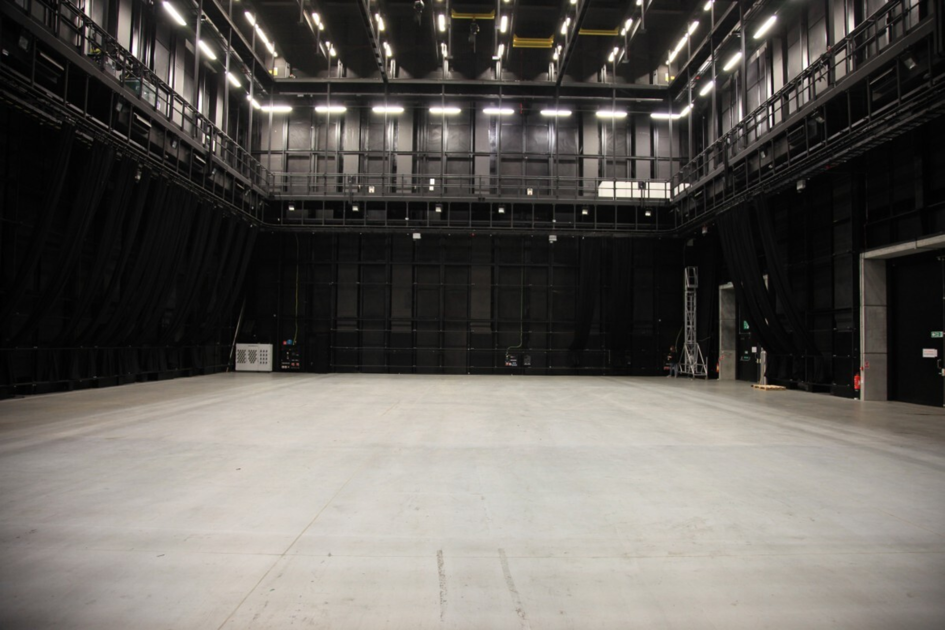 Studio 05 copy 5
